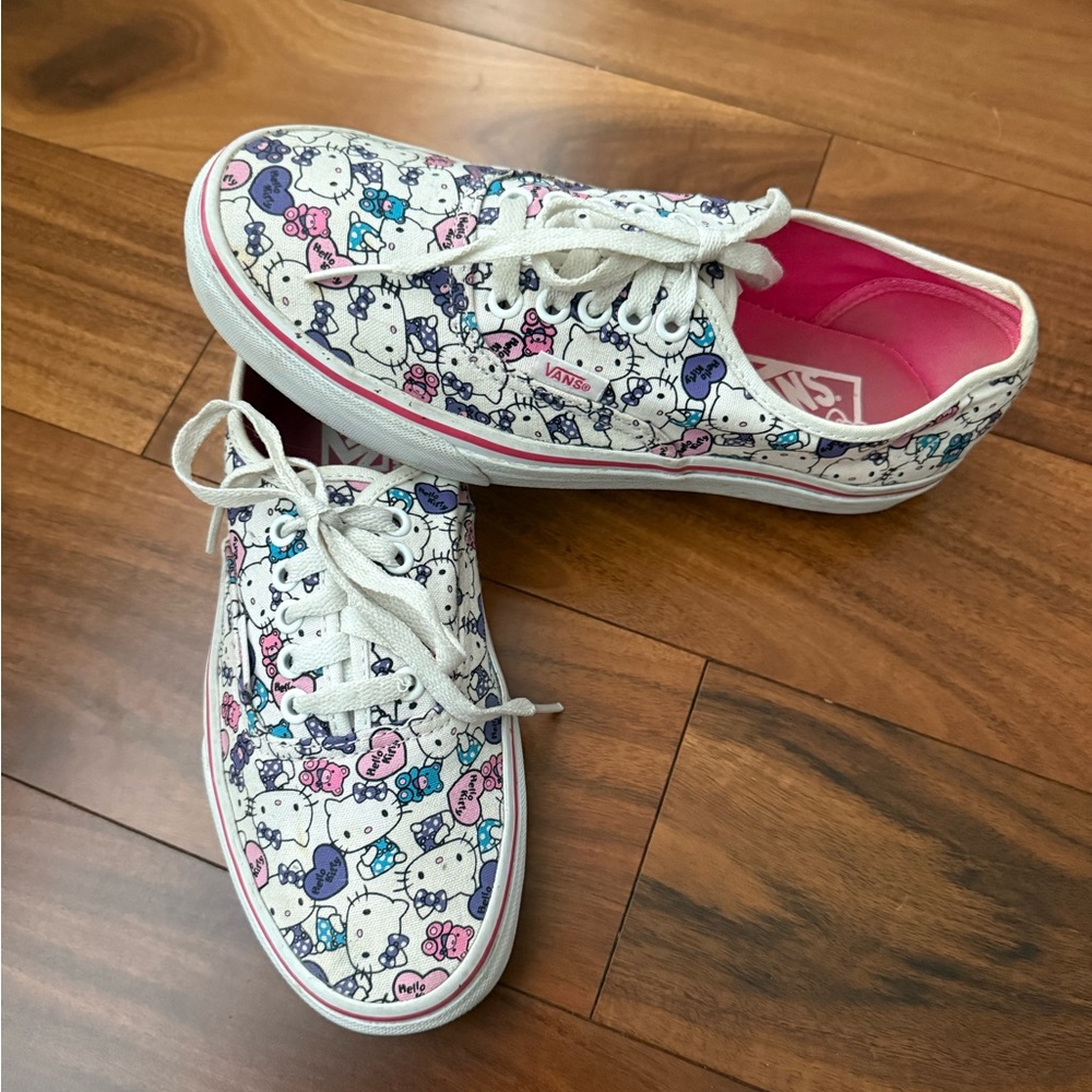 VANS x HELLO KITTY Off The Wall LOW TOP Sneakers UNISEX: Mens 7 Women’s 8.5 US - Picture 2 of 10